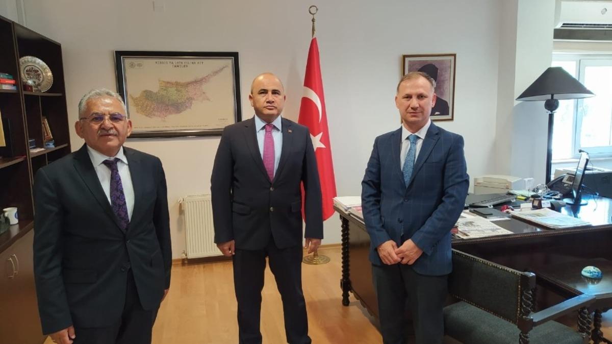 Başkan B&uuml;y&uuml;kkılı&ccedil; Yavru Vatan&rsquo;da