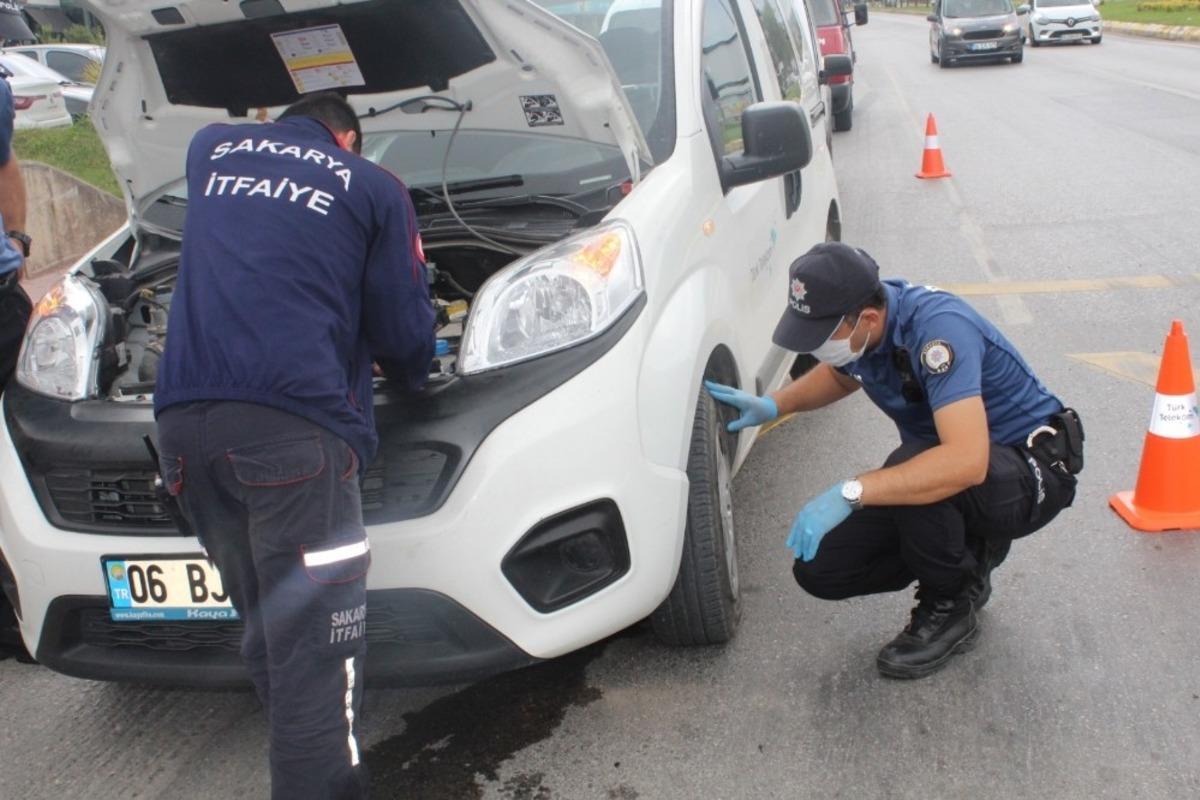 Yaramaz kediyi girdiği motordan polis ve itfaiye kurtardı