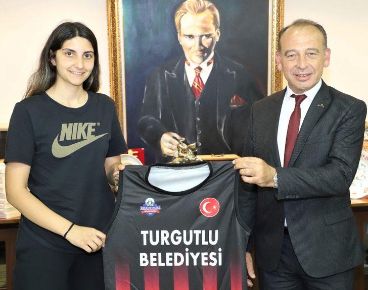 Turgutlu Belediyespor Kadın Basketbol Takımında ilk imzalar atıldı G3