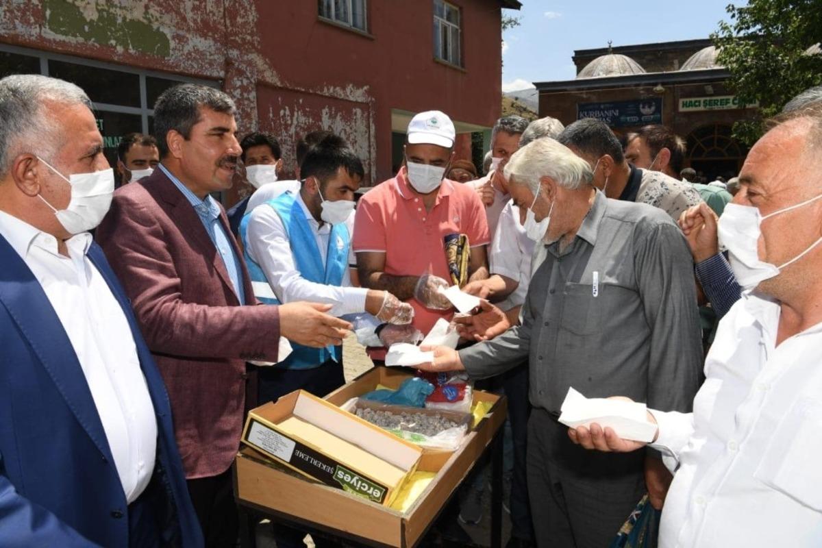 Muş Belediyesinden Ayasofya kararı sonrası lokum ikramı