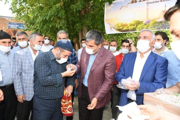 Muş Belediyesinden Ayasofya kararı sonrası lokum ikramı G2