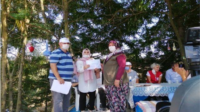 ‘Tıbbi ve Aromatik Bitkiler Yetiştiriciliği Kursu’ katılımcılarına belgeleri verildi