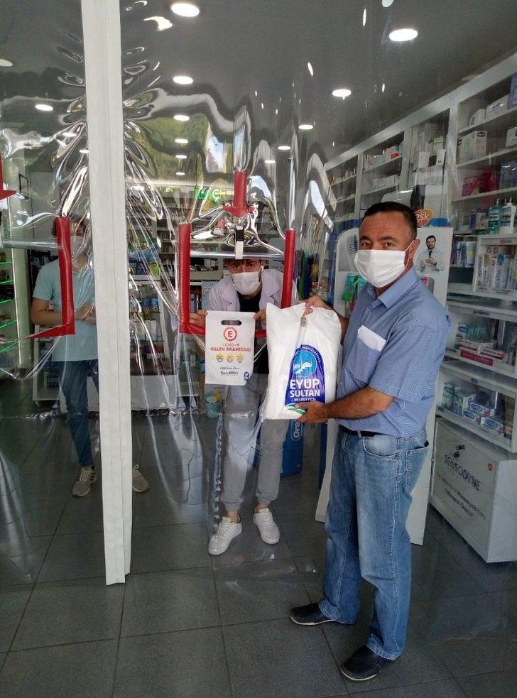 Eyüpsultan Belediyesi eczanelere ilaç poşeti dağıtıyor G4