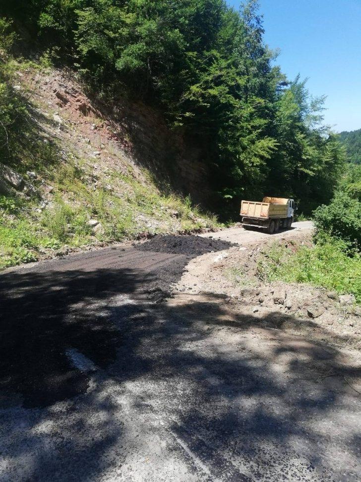 Cide’de heyelan nedeniyle bozulan yollar onarılıyor G1