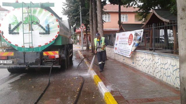 Başiskele Belediyesi, temizlik çalışmalarına aralıksız devam ediyor