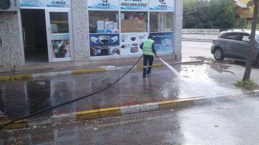 Başiskele Belediyesi, temizlik &ccedil;alışmalarına aralıksız devam ediyor