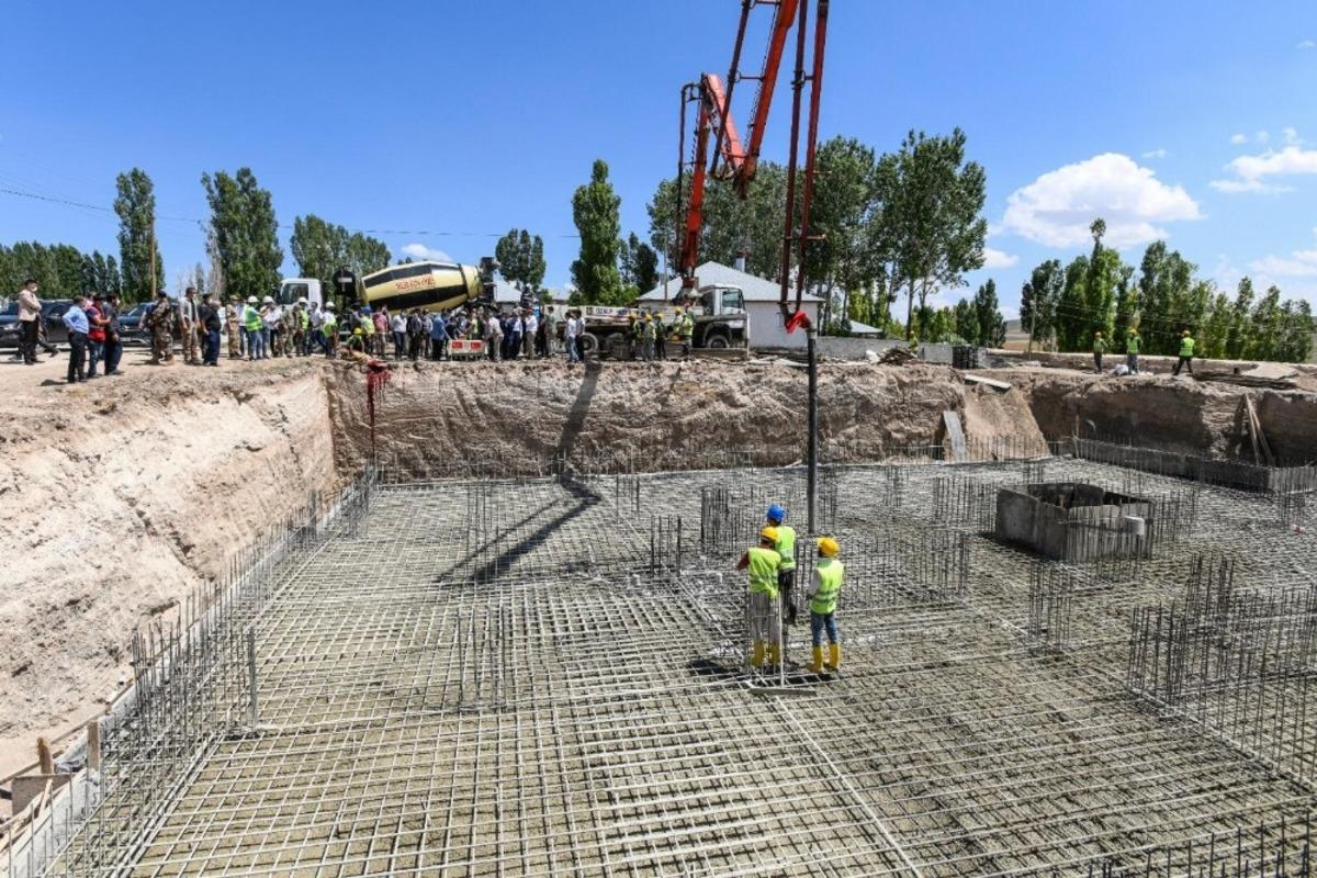 Vali Bilmez, Saray il&ccedil;esinde temel atma t&ouml;renine katıldı