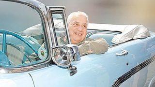 Zeki Alasya klasik otomobillerle anıldı