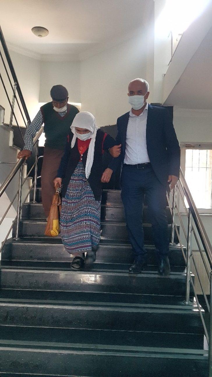 Başkan Ensari, yaşlı çifti makamında ağırladı G3