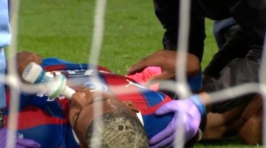 Crystal Palace oyuncusu Patrick van Aanholt, yürekleri ağızlara getirdi!