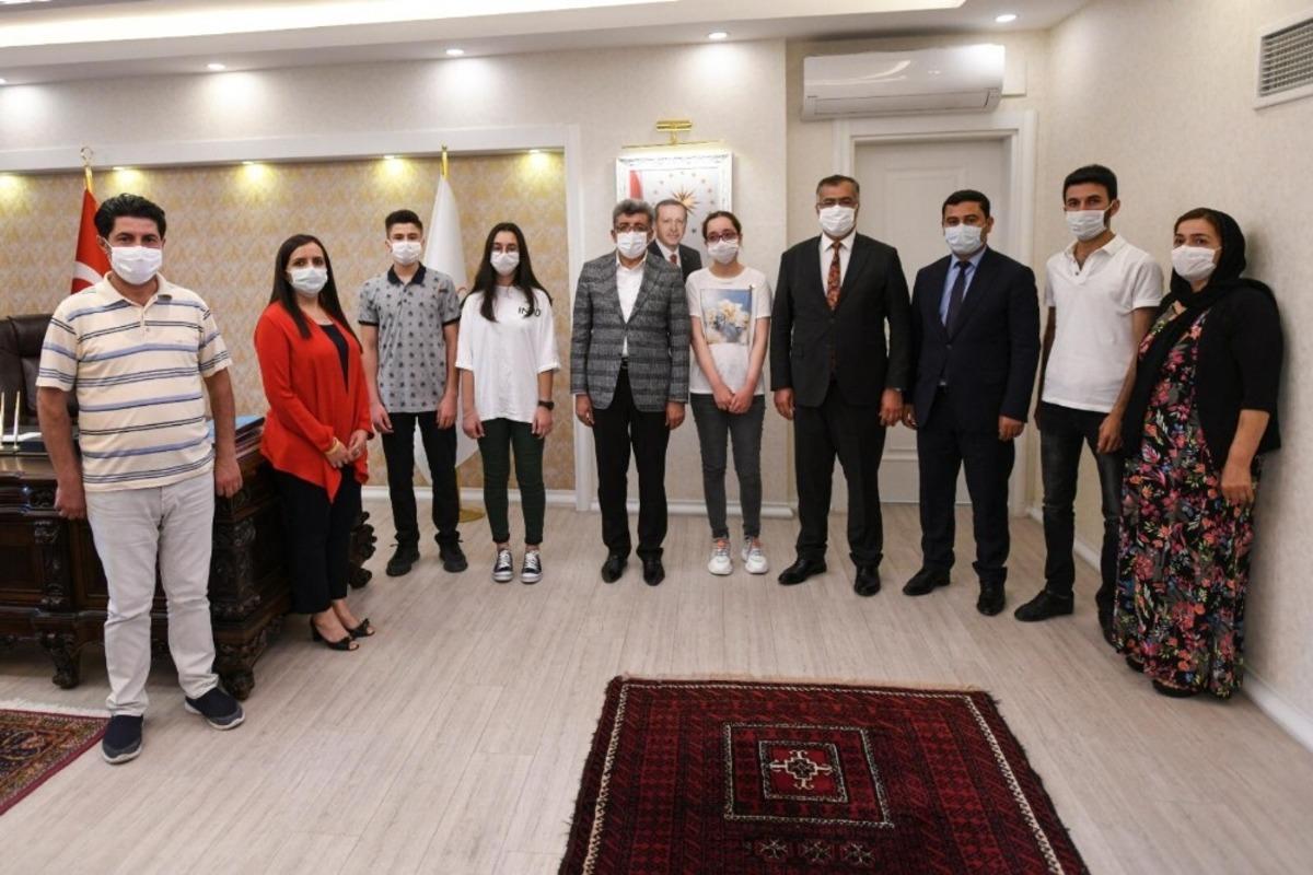 Vali Bilmez LGS T&uuml;rkiye birincilerini ağırladı