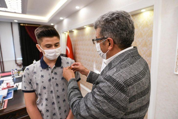 Vali Bilmez LGS Türkiye birincilerini ağırladı G4