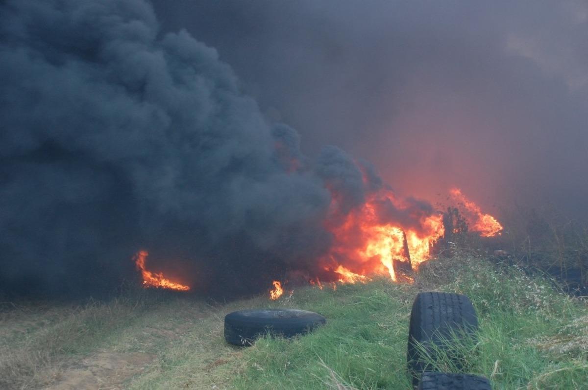 Yanan lastikler, Keşan &uuml;zerinde bulut oluşturdu