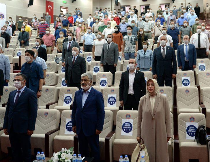 AK Parti Grup Başkanvekili Zengin: "Hiçbir siyasi parti darbeyi savunamaz hale geldi" G1