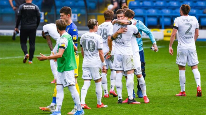 Leeds United 16 yıl sonra yeniden Premier Lig'de