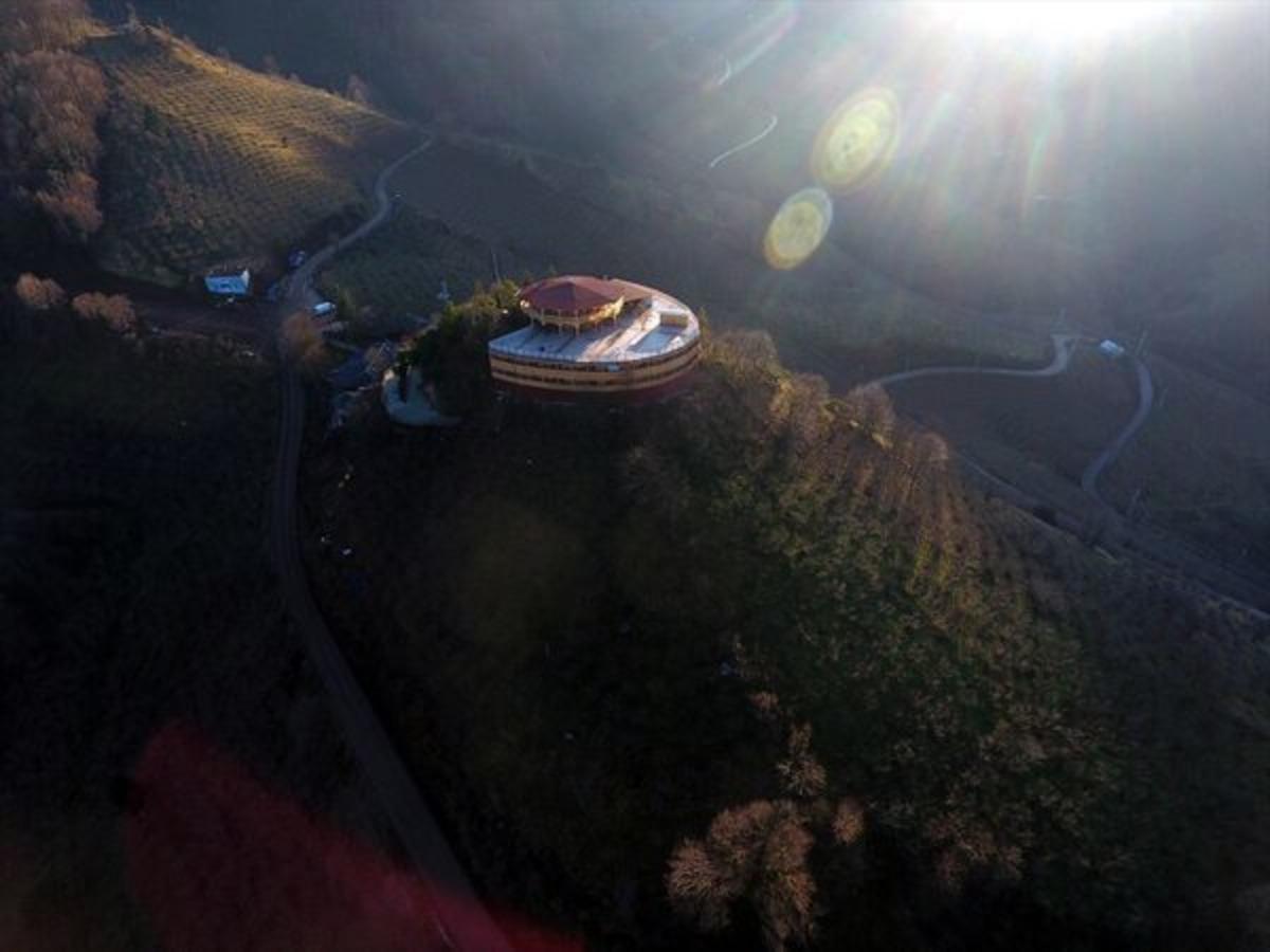  'Oraya kim gelir dediler' ama... K&uuml;&ccedil;&uuml;kken ke&ccedil;i otlattığı tepeye hayalini inşa etti