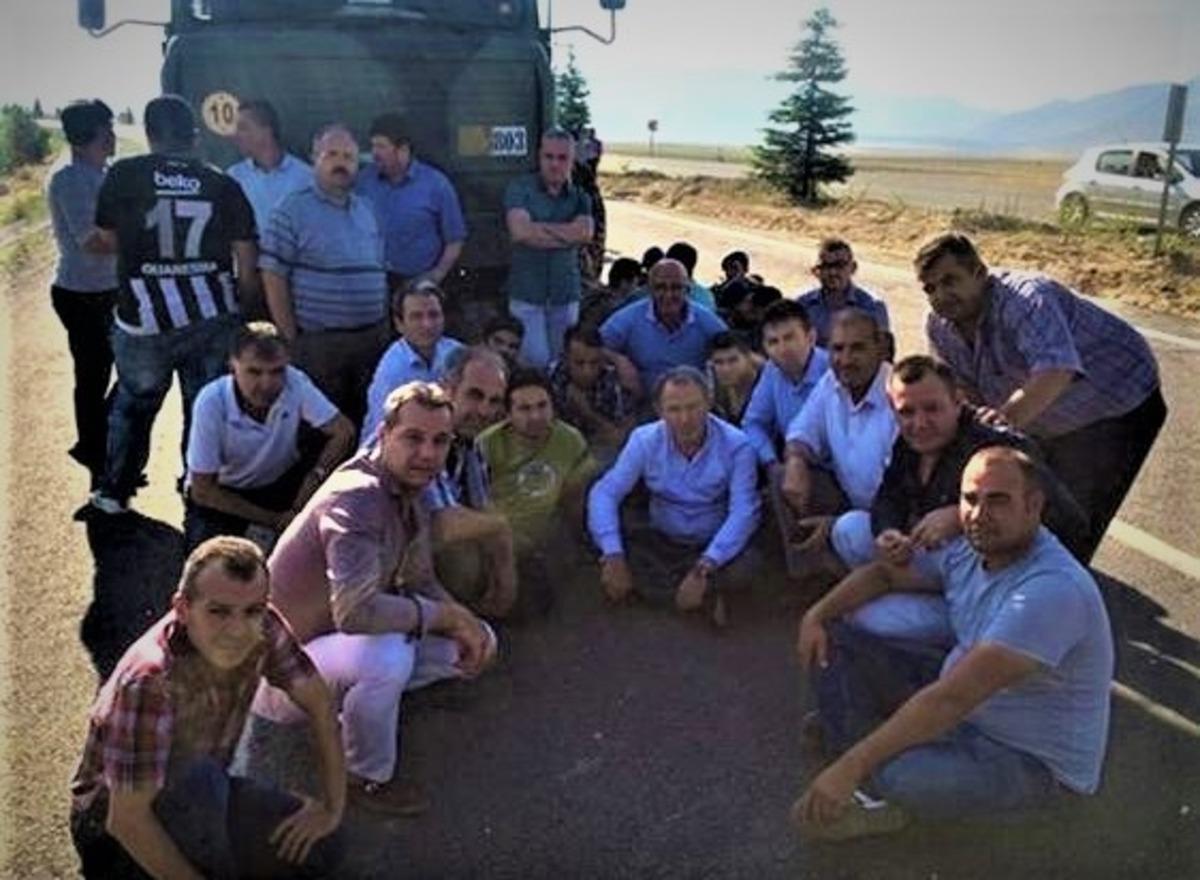 15 Temmuz gecesi &Ccedil;ardak&rsquo;ta FET&Ouml;&rsquo;c&uuml; askerleri ikna eden Başkan Ali &Ccedil;etin; &ldquo;Darbeci yarbayı vurmayı d&uuml;ş&uuml;nd&uuml;m&rdquo;