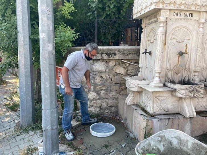 Çeşmelerin yanına sokak havanları için mermer su kapları G1