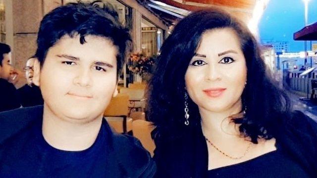 Farida Sadaat Almanya'ya taşındı ve kimlik kartında kocasının adını taşımayı reddetti