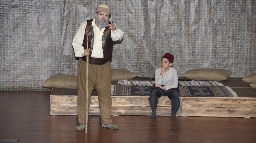 Mersin Şehir Tiyatrosu, yeni yol arkadaşları arıyor