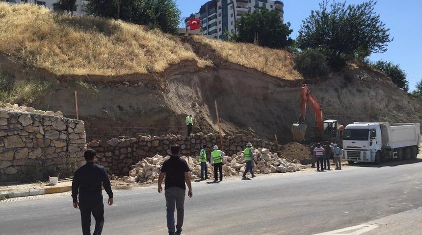 Petrol Caddesi&rsquo;ne istinat duvarı