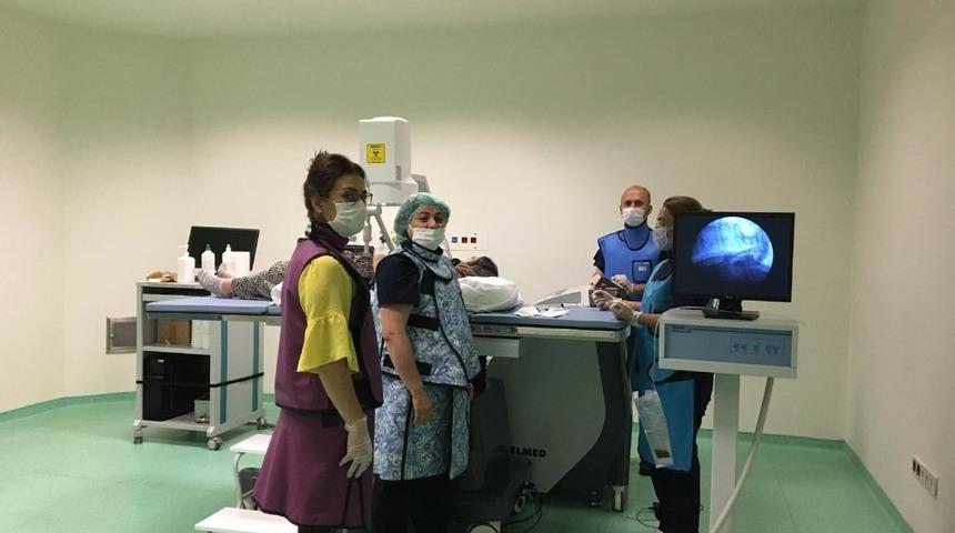 Şok dalgaları ile safra kanalındaki taş parçalandı