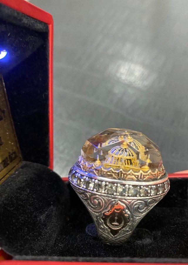 Devlet Bah&ccedil;eli nin  Ayasofya  y&uuml;z&uuml;ğ&uuml; dikkat &ccedil;ekti! 1