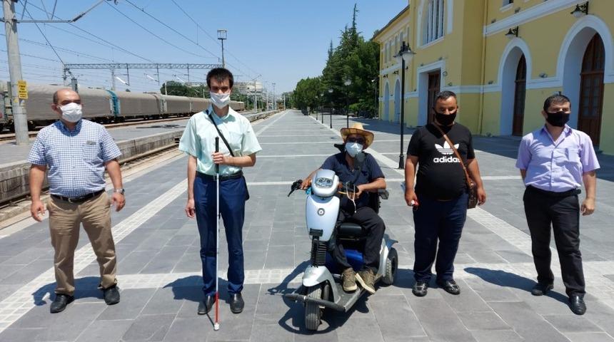 Engelliler &uuml;cretsiz seyahat haklarını geri istiyor
