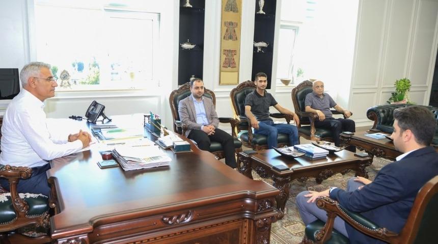 Gen&ccedil;lerden G&uuml;der&rsquo;e teşekk&uuml;r ziyareti