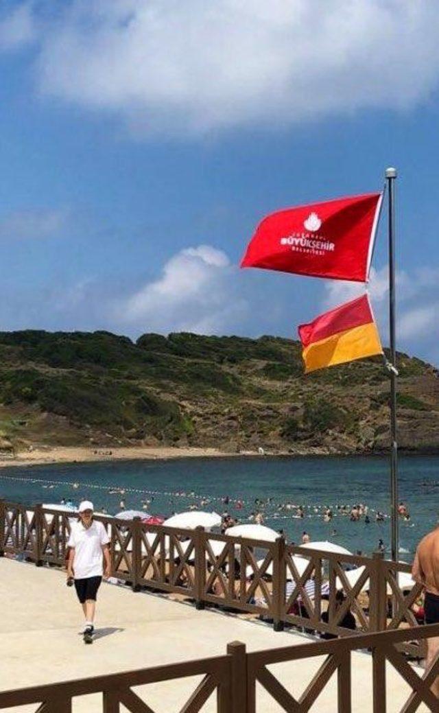 Beykoz Belediyesi’nden bayrak krizi açıklaması