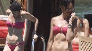 Hande Ataizi'ne bir bakan bir daha baktı