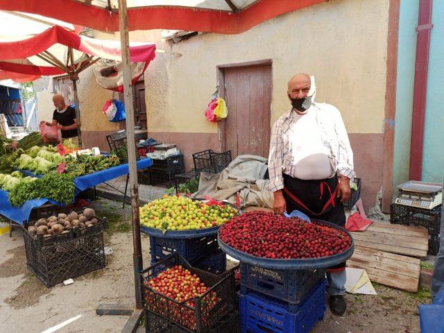 Ünlülerin tercih ettiği şifa kaynağı ’güvem eriği’ doğada yetişiyor