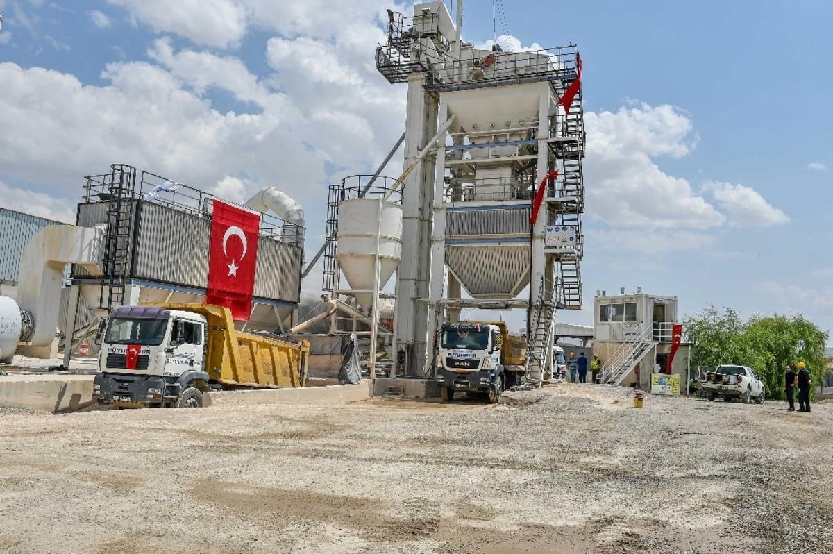 Ankara B&uuml;y&uuml;kşehir kendi asfaltını &uuml;retmeye başladı
