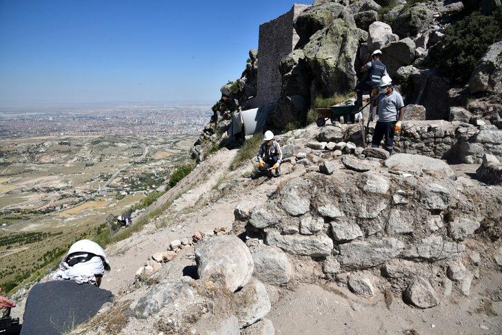 Gevale Kalesinde kazı çalışmaları sürüyor G1