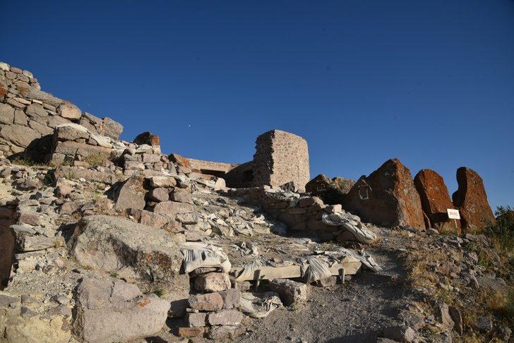 Gevale Kalesinde kazı çalışmaları sürüyor G2