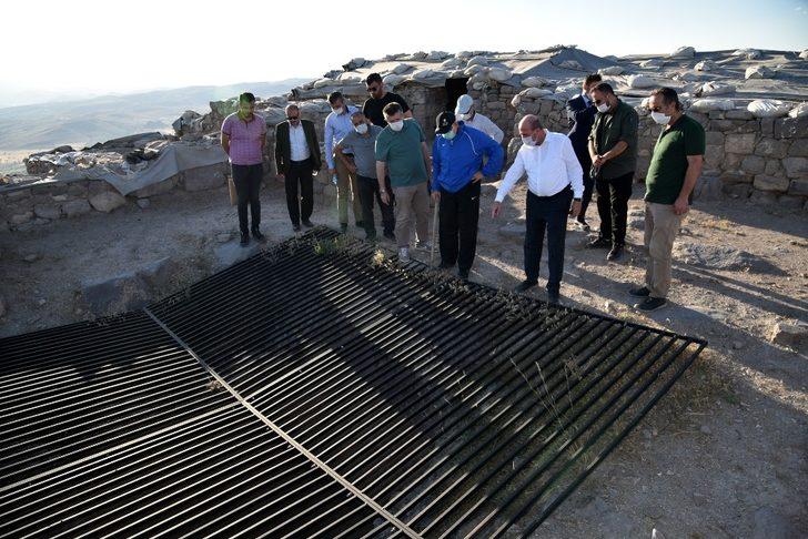 Gevale Kalesinde kazı çalışmaları sürüyor G3