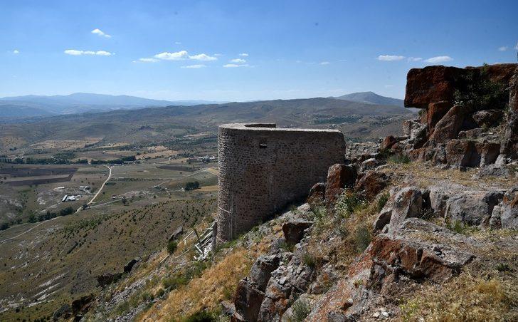 Gevale Kalesinde kazı çalışmaları sürüyor G4