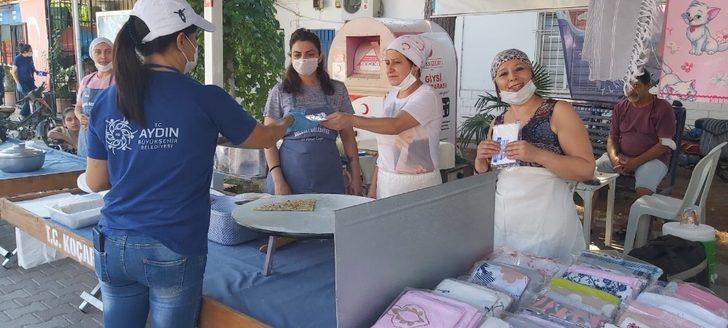 Büyükşehir, pazar yerlerinde maske ve dezenfektan dağıtımını sürdürüyor G2