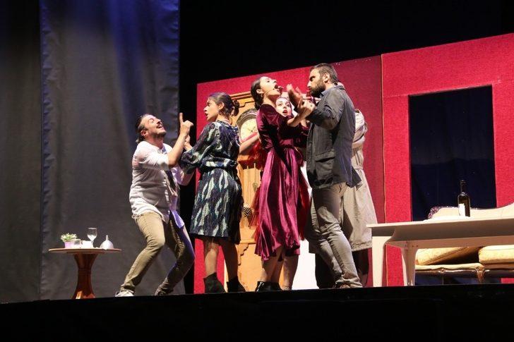 Akçaabat’ta Açık Hava Tiyatro Günleri başladı G5