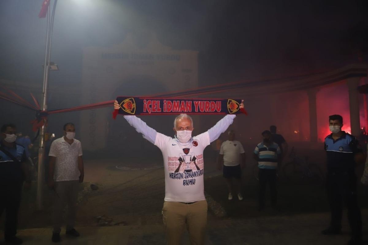 G&uuml;ltak, İ&ccedil;el İdman Yurdu&rsquo;nun şampiyonluk coşkusuna ortak oldu