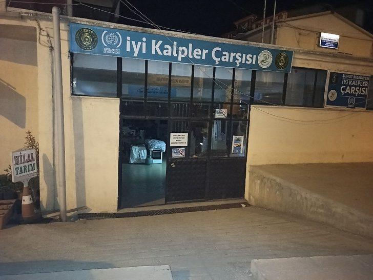 Şuhut Gönüllüleri ihtiyaç sahiplerine ulaşmaya devam ediyor G3