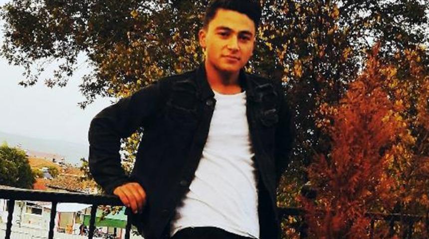 Mermer testeresinin kopan zinciri v&uuml;cuduna isabet eden iş&ccedil;i &ouml;ld&uuml;