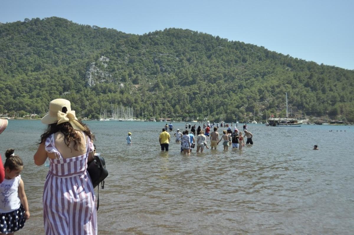 Kızkumu  Plajı pandemiye rağmen rekor ziyaret&ccedil;i ağırlıyor