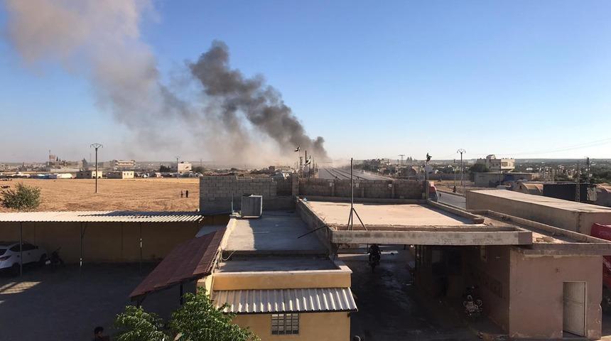 Azez&rsquo;de bomba y&uuml;kl&uuml; ara&ccedil; patladı: &Ouml;l&uuml; ve yaralılar var