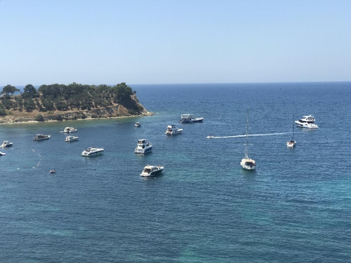 L&uuml;ks yatlar Kuşadası&rsquo;nda boy g&ouml;sterdi