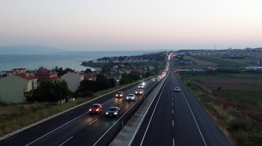 İstanbul&rsquo;a d&ouml;n&uuml;ş yolunda yoğunluk