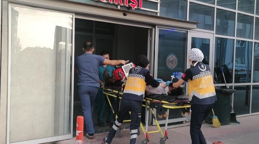 Ailesi i&ccedil;in karton toplayan 21 yaşındaki gen&ccedil;, kalp krizine yenildi