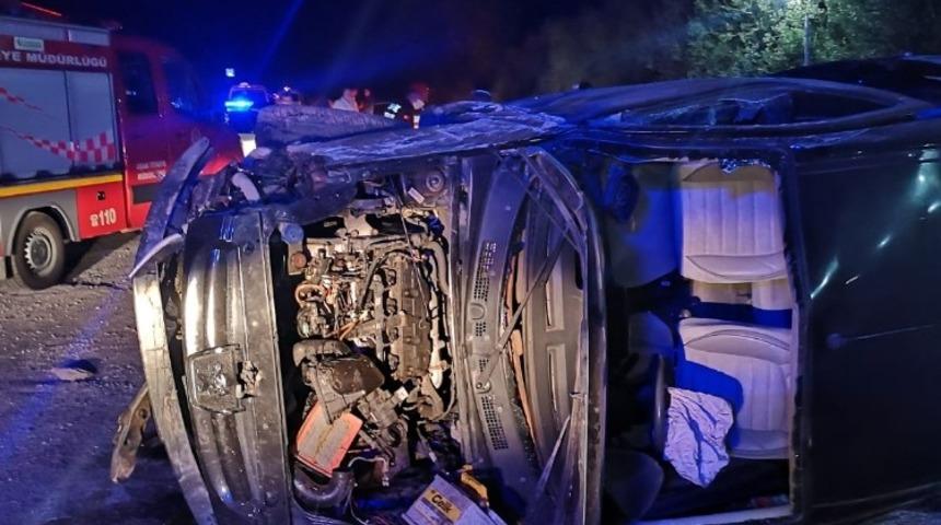 Alkollü sürücünün kullandığı kamyonet yan yattı; 1 ölü, 5 yaralı