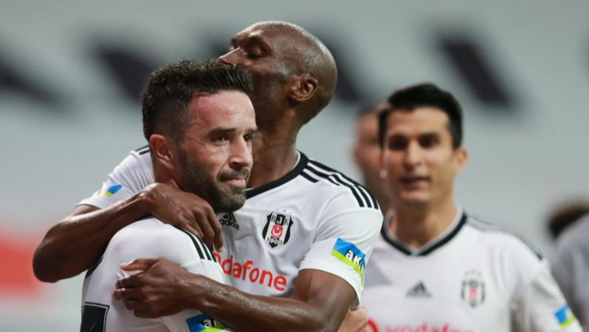 Beşiktaş'tan Fenerbah&ccedil;e'ye flaş mesaj! "Ge&ccedil;miş olsun"