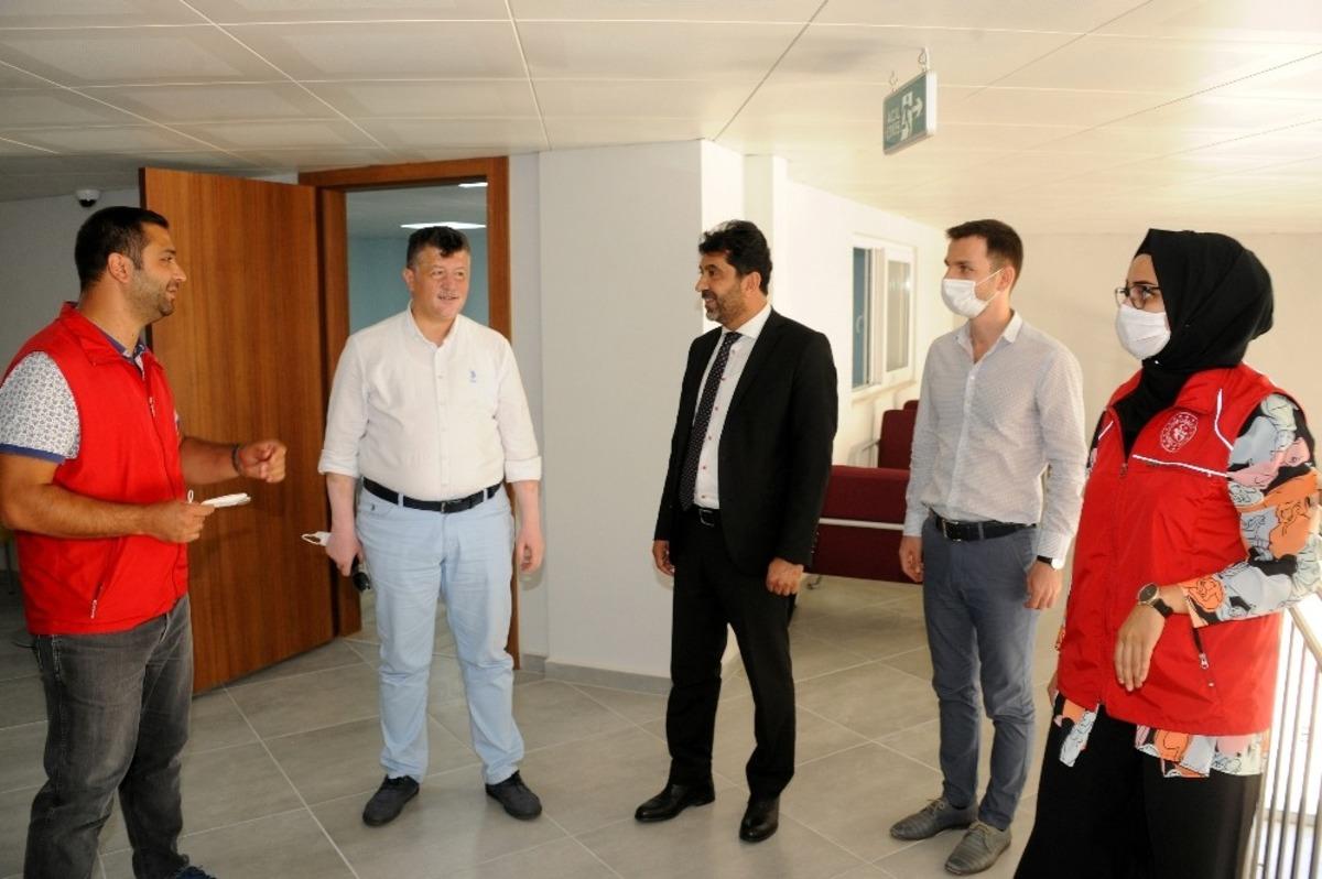 Rekt&ouml;r Aldemir, Gen&ccedil; Ofis ve Yurt inşaatında incelemede bulundu